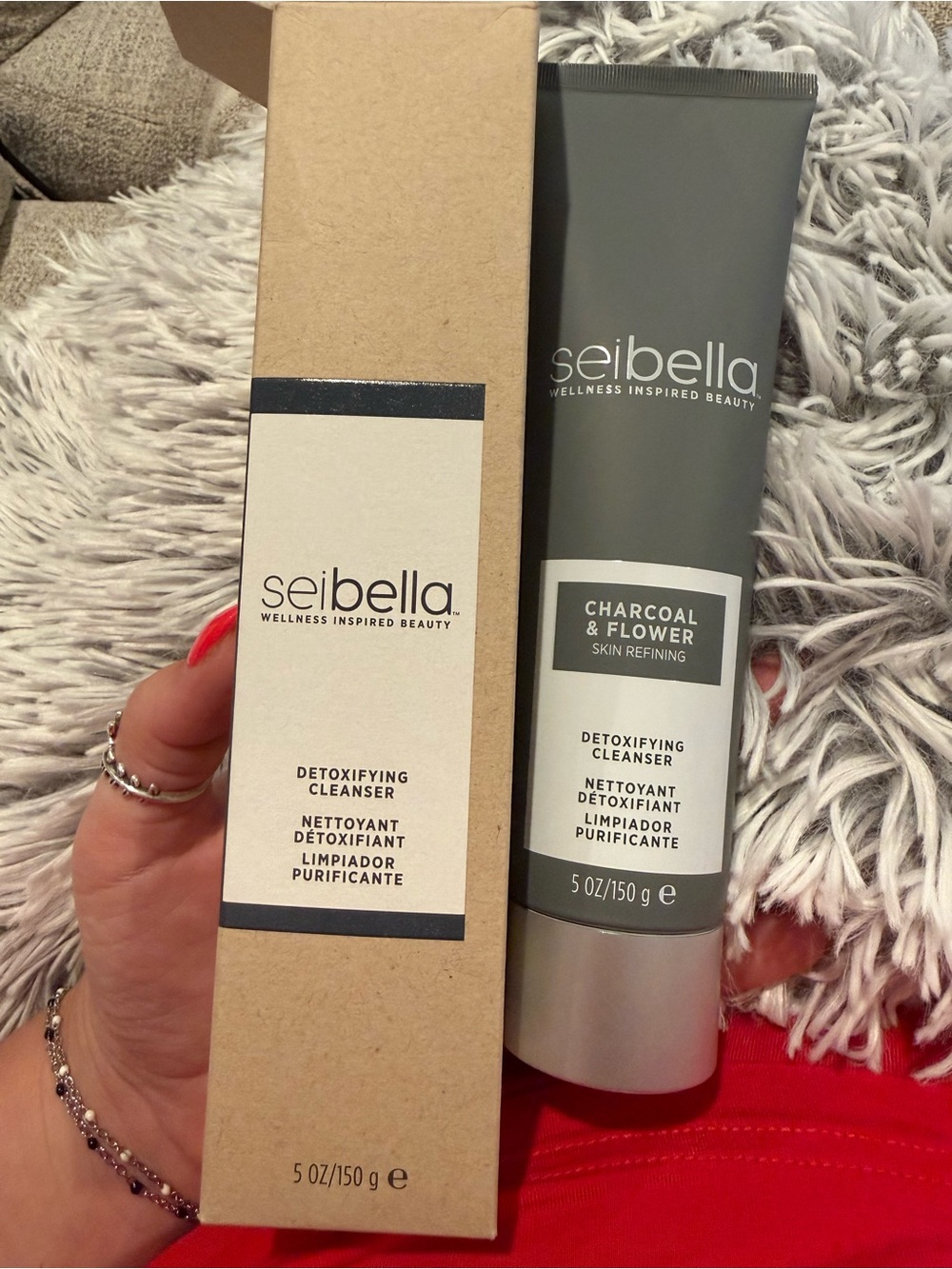 Seibella Charcoal & Flower Detoxifying Cleanser - Gray